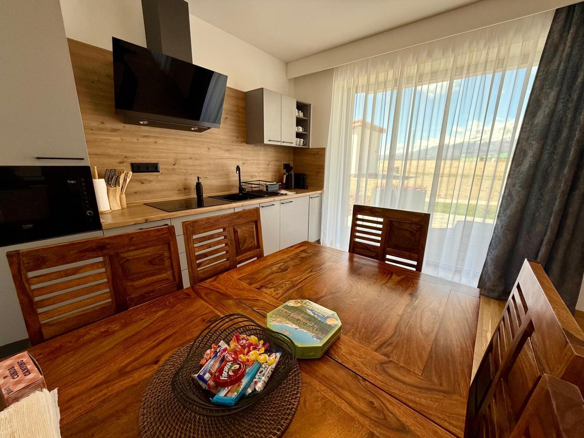 Vysoke Tatry - Isc Resort House For 13 People With 6 Extra Bed Poprad Exterior photo